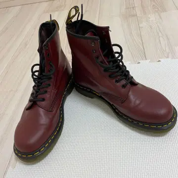 Dr.Martens 체리 레드 부츠 8홀 UK8