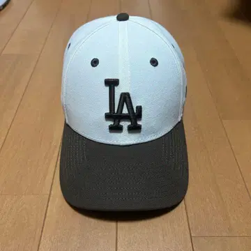 LA 9FORTY 야구 모자 화이트/브라운