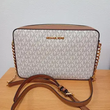 마이클코어스 숄더백