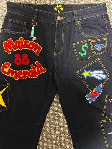 Maison emerald 자수 패치 데님 팬츠
