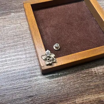 블러디 메리 수련 시리즈 귀걸이 (한쪽용)