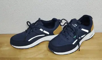 [ 새상품.미사용 ] 네이비 리플렉터 포함 스니커즈.조깅화