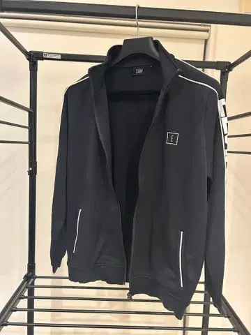 ELVIRA 블랙 집업 자켓