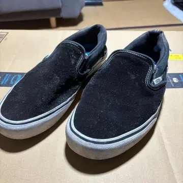 VANS 스웨이드 블랙 슬립온