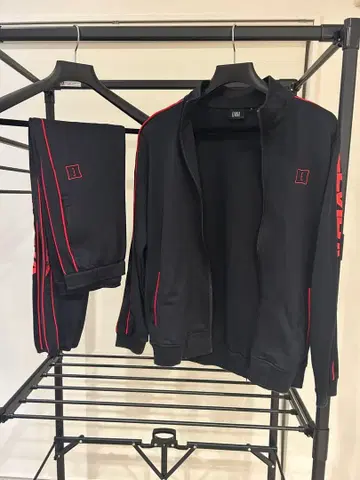 ELVIRA 저리 상하의 세트 S 블랙/레드