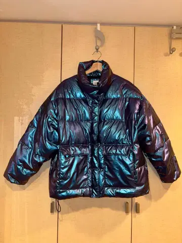 새상품급 Gap 갭 하이넥 숏 다운 자켓 메탈릭 사이즈 L