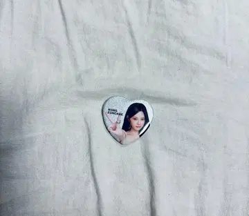 르세라핌 은채 캔 배지 도쿄돔