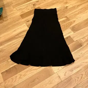 PLST x DANIELLE SHERMAN 콜라보 니트 스커트