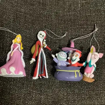 Disney 크리스마스 오너먼트 피규어 4개