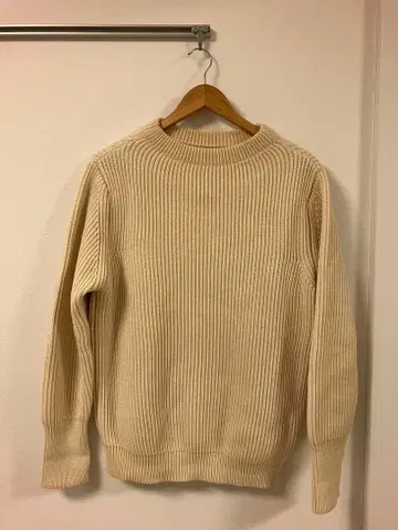 ANDERSEN-ANDERSEN 리브 스웨터 크림색