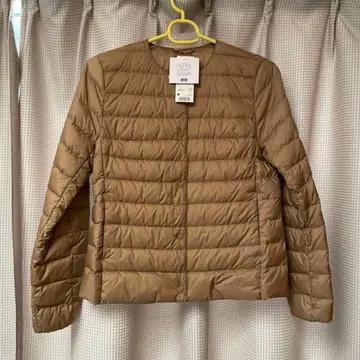 새상품 유니클로 울트라 라이트 다운 컴팩트 자켓 베이지 M