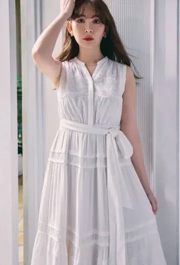 [ Herlipto ] Scala Lace-Trimmed Dress M