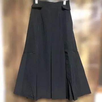 블랙 플레어 스커트 슬릿 스커트 미사용 새상품