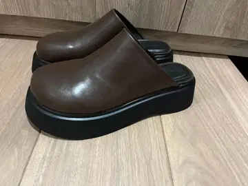 LOWRYS FARM 크로그 브라운 L (2025년)