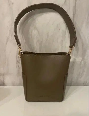 RANDEBOO petit bucket bag