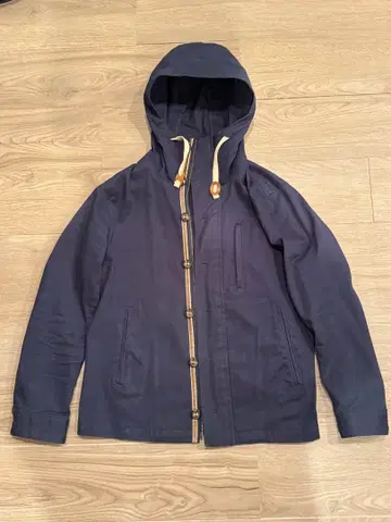 BEAMS 레이즈드넥 마운틴 후드티