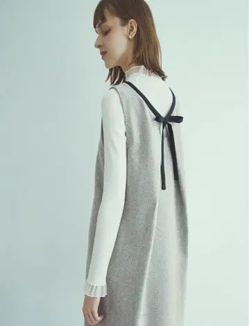 스트로베리 필드 시어 프릴 리브 니트 화이트