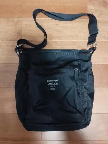 marimekko 블랙 숄더백