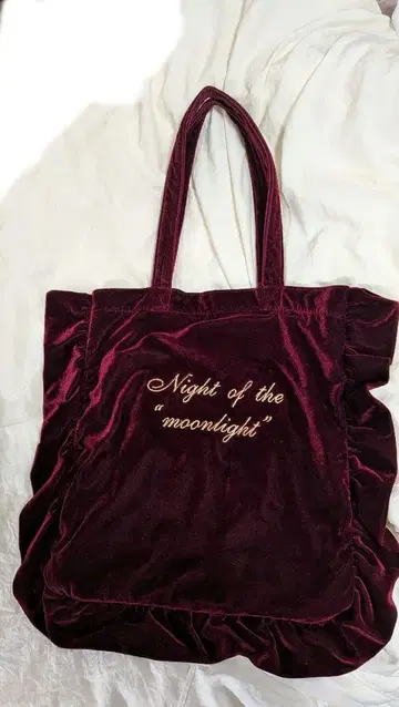 [ Fi.n.t ] 벨벳 프릴 토트백