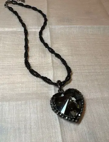 블랙 목걸이 하트