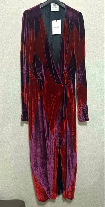 스터링 루어 미사용 고져스 벨벳 랩 원피스 보라색과 빨간색