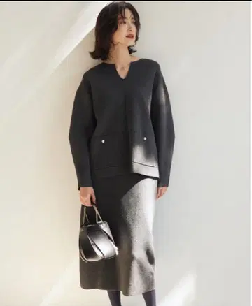 [ 카토 로사 씨 착용 ] 스무스 스트레치 니트 업 그레이