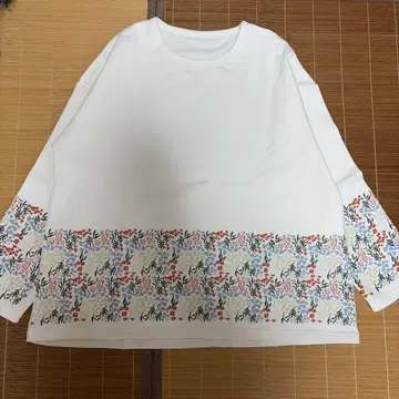 꽃 언덕 자수 풀오버