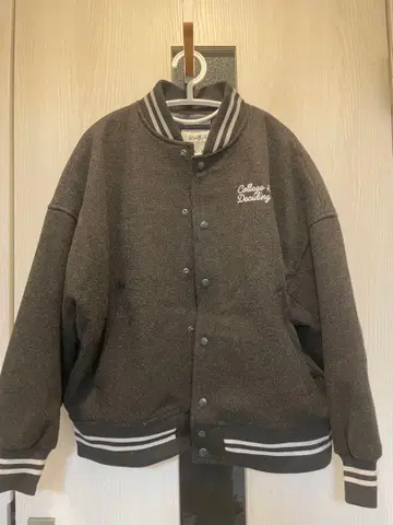 니코앤드 바시티 자켓 울리테크 바시티 자켓 M 다크 그레이