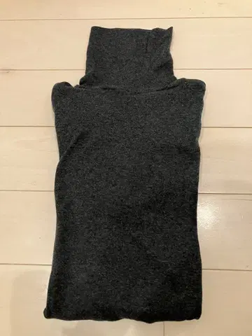 스픽 앤 스팬 spick and span 하이넥 풀오버