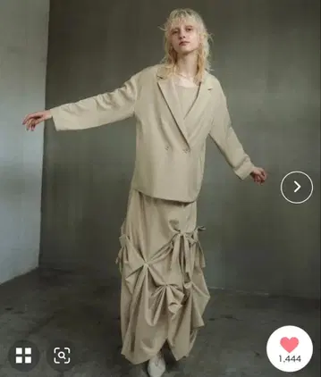 베이지 테일러드 자켓