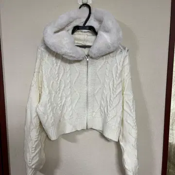 에블린 퍼 니트 후드티