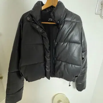 ZARA 숏 기장 다운 자켓