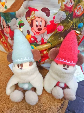 디즈니 크리스마스 2025 릴린린 인형 배지 레드 블루