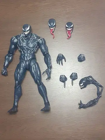 S.H.Figuarts 베놈 렛 데어 비 카니지