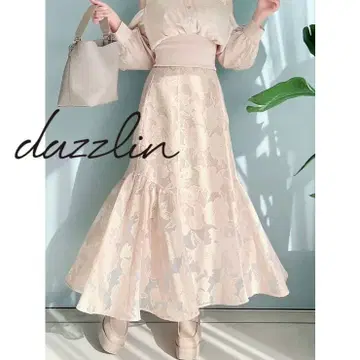 dazzlin 시어 플라워 세미 플레어 스커트 핑크