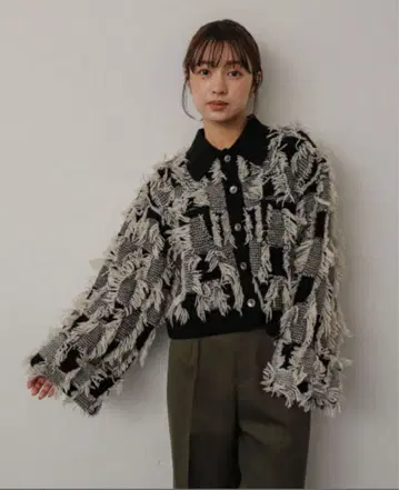 센스 오브 플레이스 프린지 니트 자켓