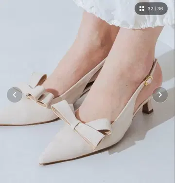 베이지 리본 포함 스틸레토 펌프스