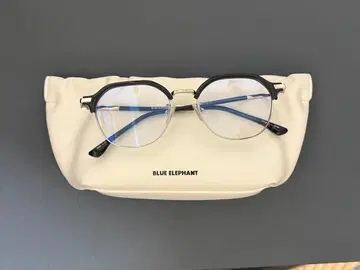 BLUE ELEPHANT 라운드 안경