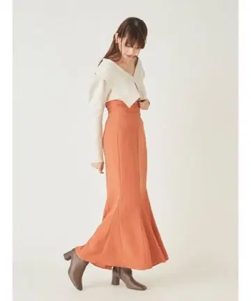 스나이델 미사용 새상품 오렌지 플레어 스커트