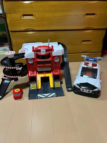 토미카 빅 패트롤카 파이어 스테이션 세트