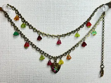 미하엘 네그린의 하트형 로켓 팔찌