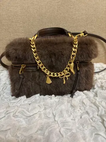 ZARA 인조 모피 하드 핸드백