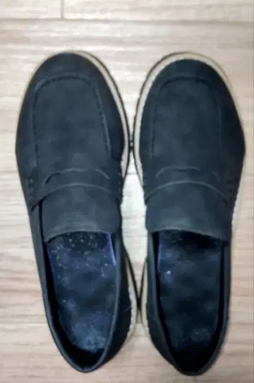 블랙 스웨이드 통굽 로퍼