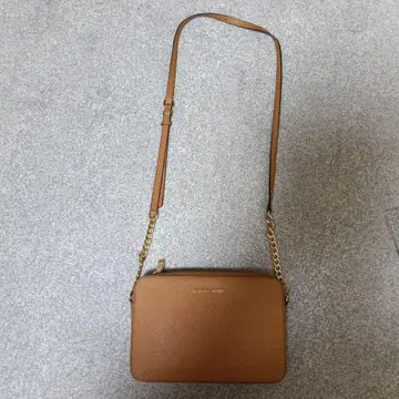 MICHAEL KORS 브라운 숄더백