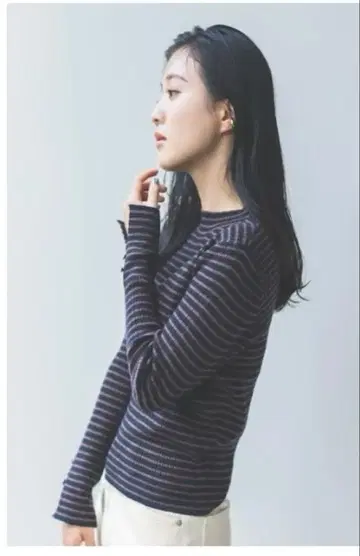 슬릿 골드 버튼 랜덤 리브 니트