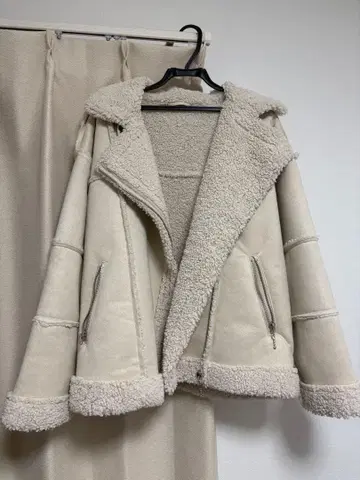 jouetie 페이크 무스탕 라이더스