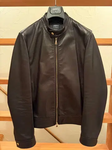 EMMETT JURI 사이즈 46 블랙 골드 지퍼