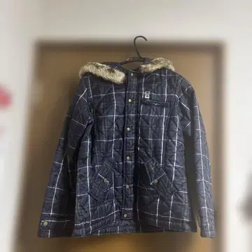 드럭스토어의 체크 아우터