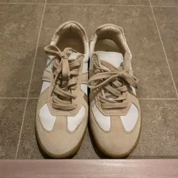 캐주얼 스니커즈 화이트/베이지 23.0~23.5