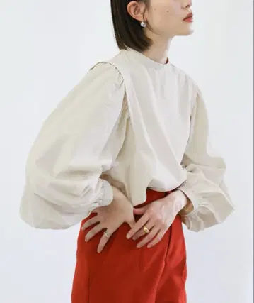 SELECT MOCA 셀렉트 모카 볼륨 슬리브 블라우스 화이트